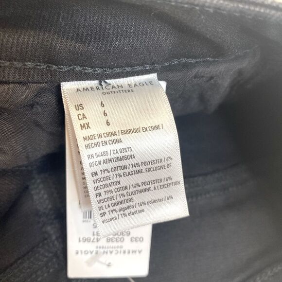 American Eagle Black Distressed Mom Jean Shorts Size 6 or W28 NWT - Picture 8 of 8